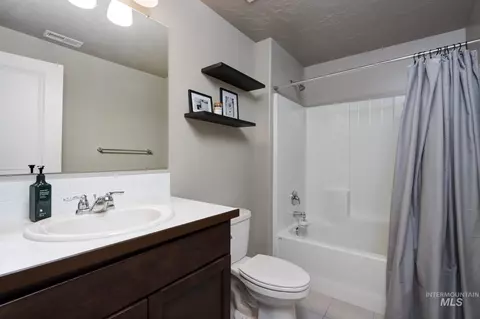 Bath - 1169 N Ryde Ave, Kuna, ID 83634 photo 2 of 2