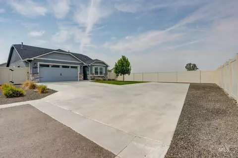Exterior - 1169 N Ryde Ave, Kuna, ID 83634 photo 3 of 8