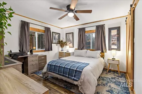 Bedroom - 79 Sunset Loop, Cascade, ID 83611 photo 3 of 4