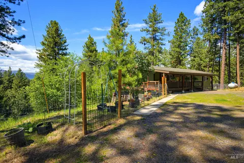 Exterior - 79 Sunset Loop, Cascade, ID 83611 photo 12 of 13