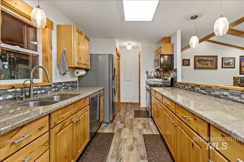 Kitchen - 79 Sunset Loop, Cascade, ID 83611 photo 1 of 3