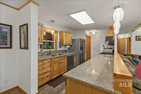Kitchen - 79 Sunset Loop, Cascade, ID 83611 photo 2 of 3