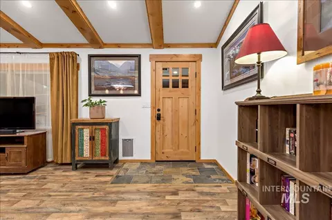 Entry Way - 79 Sunset Loop, Cascade, ID 83611 photo 1 of 1