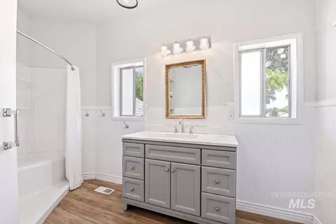 Bath - 202 E 4th St, Kuna, ID 83634 photo 1 of 1