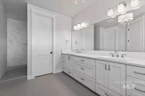 Bath - 604 S Rivermist Ave, Star, ID 83669 photo 2 of 3