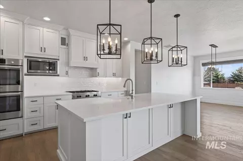 Kitchen - 604 S Rivermist Ave, Star, ID 83669 photo 2 of 4