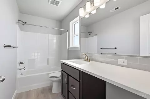 Bath - 3530 E Jared St, Kuna, ID 83634 photo 2 of 2