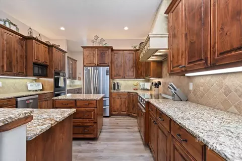 Kitchen - 731 W Bogus View Dr, Eagle, ID 83616 photo 2 of 4