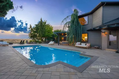 Exterior - 8901 W Bugle Boy Ln, Eagle, ID 83616 photo 9 of 10
