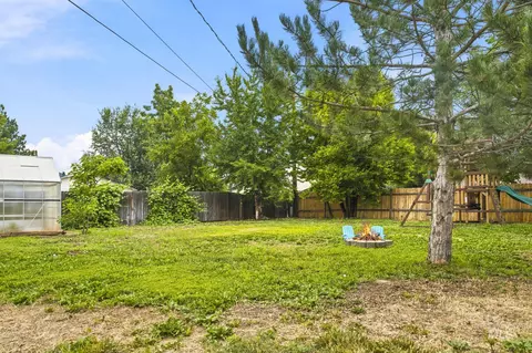 Exterior - 1609 E Beech St, Caldwell, ID 83605 photo 5 of 9