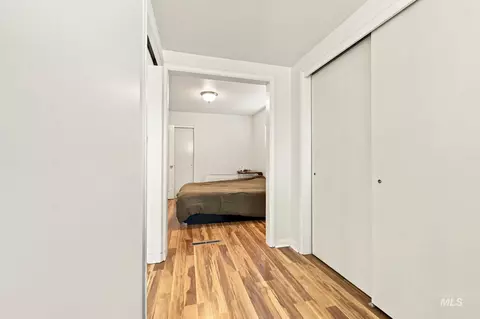 Entry Way - 1609 E Beech St, Caldwell, ID 83605 photo 4 of 5