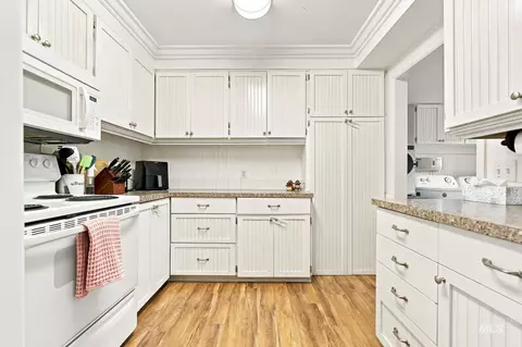 Kitchen - 1609 E Beech St, Caldwell, ID 83605 photo 4 of 4