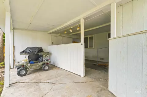 Exterior - 1609 E Beech St, Caldwell, ID 83605 photo 4 of 9