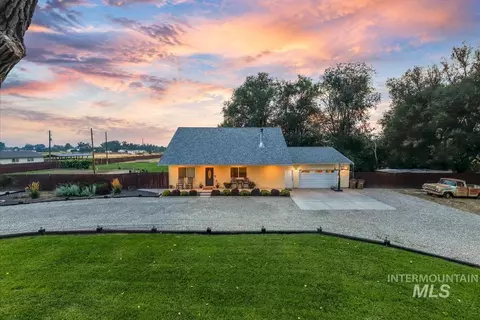 983 N Plaza Rd, Emmett, ID 83617
