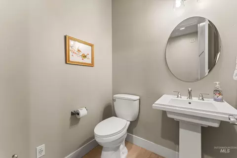 Bath - 1341 N Willowick, Eagle, ID 83616 photo 2 of 6