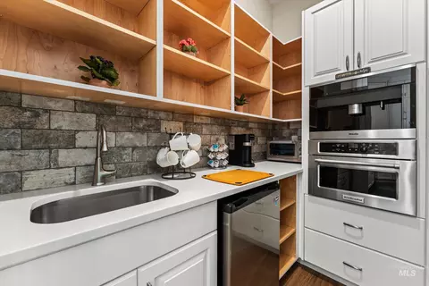 Kitchen - 1341 N Willowick, Eagle, ID 83616 photo 5 of 5