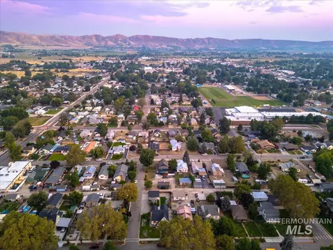 View/Area - 421 E 2nd St, Emmett, ID 83617 photo 1 of 3