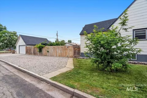 Exterior - 421 E 2nd St, Emmett, ID 83617 photo 9 of 11