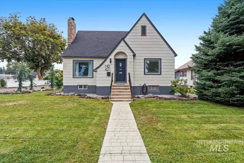 Exterior - 421 E 2nd St, Emmett, ID 83617 photo 11 of 11