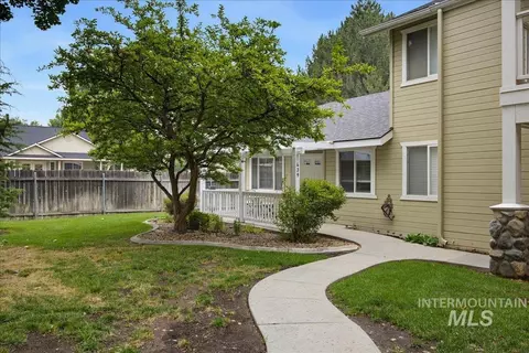 Exterior - 439 W State St, Eagle, ID 83616 photo 7 of 9