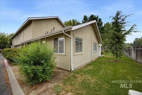 Exterior - 439 W State St, Eagle, ID 83616 photo 8 of 9