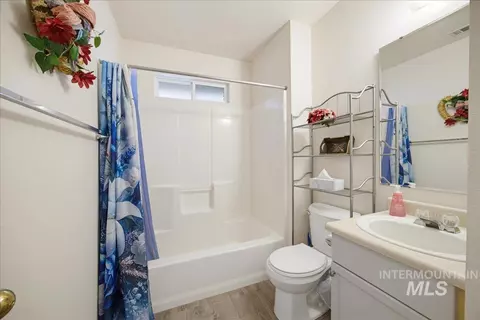 Bath - 439 W State St, Eagle, ID 83616 photo 1 of 1