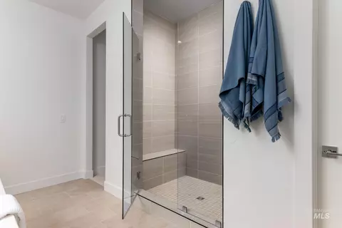 Bath - 2640 N Silverbell Way, Eagle, ID 83616 photo 2 of 2