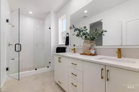 Bath - 2651 N Morehouse Ave, Eagle, ID 83616 photo 1 of 3