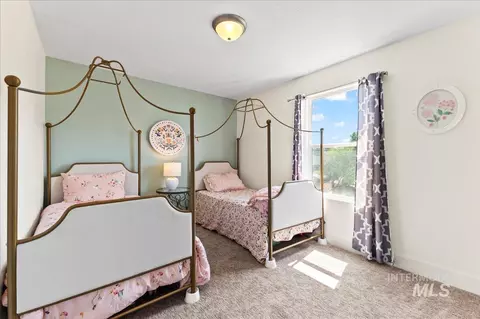 Bedroom - 335 E Willowcreek Dr, Middleton, ID 83644 photo 4 of 4