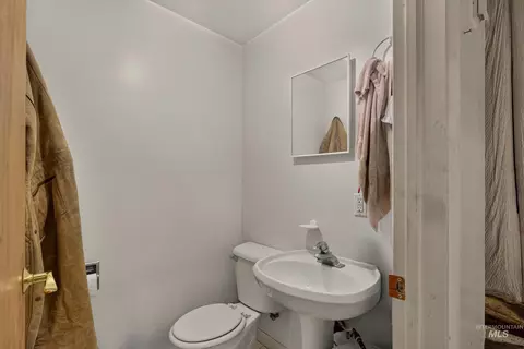 Bath - 1457 E 4600 N, Preston, ID 83263 photo 5 of 5