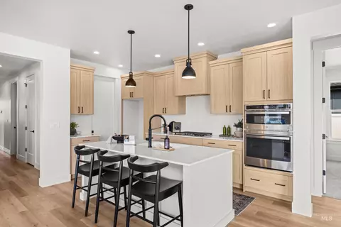 Kitchen - 530 Mountain Loop Rd, Middleton, ID 83644 photo 2 of 4