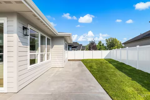 Exterior - 530 Mountain Loop Rd, Middleton, ID 83644 photo 3 of 5