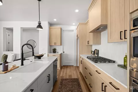 Kitchen - 530 Mountain Loop Rd, Middleton, ID 83644 photo 3 of 4