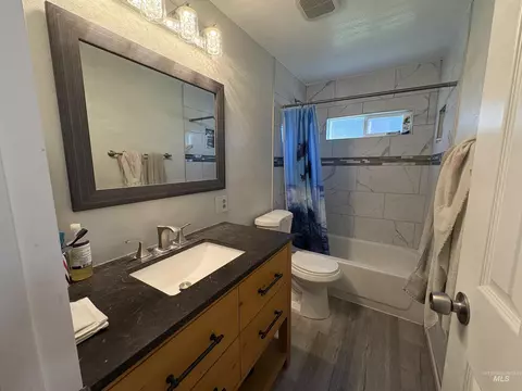 117 E 5th St, Shoshone, ID 83352 photo 9