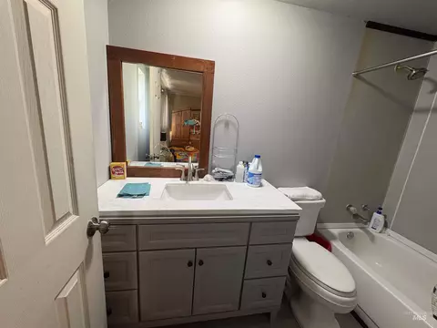 117 E 5th St, Shoshone, ID 83352 photo 11