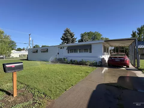 117 E 5th St, Shoshone, ID 83352 photo 2