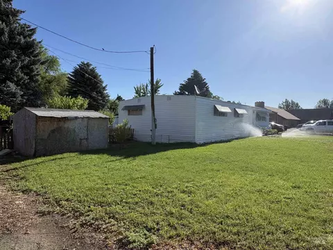 117 E 5th St, Shoshone, ID 83352 photo 4