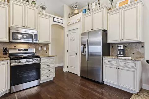 Kitchen - 5159 W Brunmier, Eagle, ID 83616 photo 3 of 3