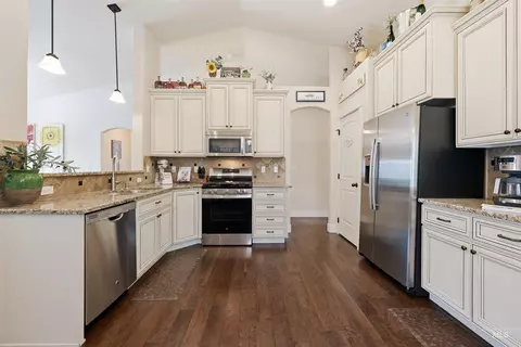 Kitchen - 5159 W Brunmier, Eagle, ID 83616 photo 2 of 3