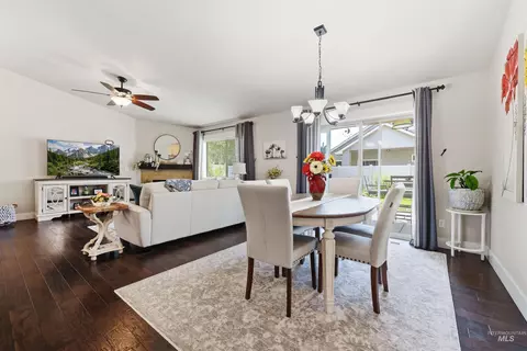 Dining - 5159 W Brunmier, Eagle, ID 83616 photo 3 of 3