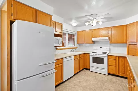 Kitchen - 442 Crestview Dr, Twin Falls, ID 83301 photo 1 of 2