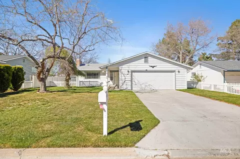 Exterior - 442 Crestview Dr, Twin Falls, ID 83301 photo 2 of 6