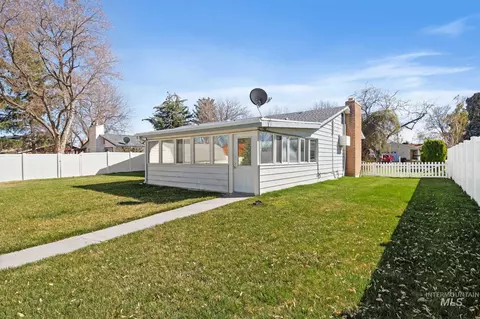 Exterior - 442 Crestview Dr, Twin Falls, ID 83301 photo 4 of 6