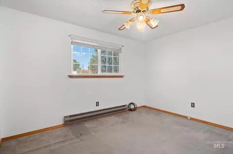 Bedroom - 442 Crestview Dr, Twin Falls, ID 83301 photo 4 of 5