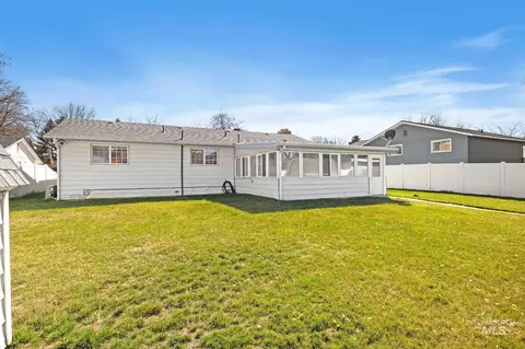 Exterior - 442 Crestview Dr, Twin Falls, ID 83301 photo 5 of 6