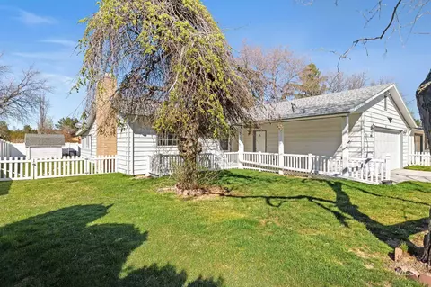 Exterior - 442 Crestview Dr, Twin Falls, ID 83301 photo 3 of 6