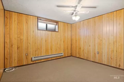 Bedroom - 442 Crestview Dr, Twin Falls, ID 83301 photo 5 of 5