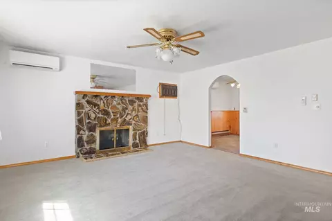 Living - 442 Crestview Dr, Twin Falls, ID 83301 photo 2 of 2