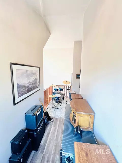 Entry Way - 1907 Gold Dust Rd, Cascade, ID 83611 photo 3 of 3