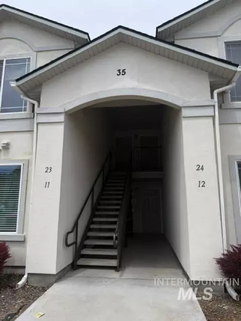 1805 E Overland Rd #BLDG 35, Meridian, ID 83642